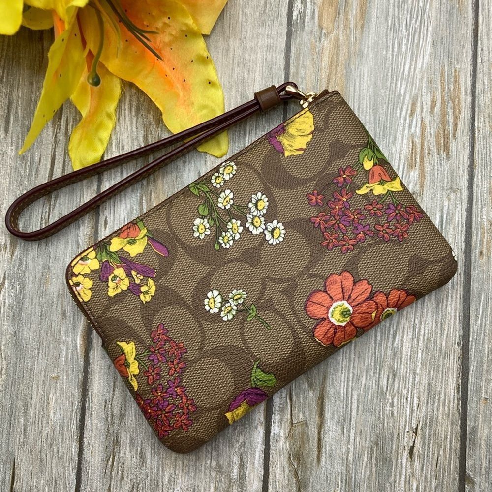 Coach Corner Zip Wristlet In Signature Canvas With Floral Print Wallet Bag Purse - Picture 4 of 7